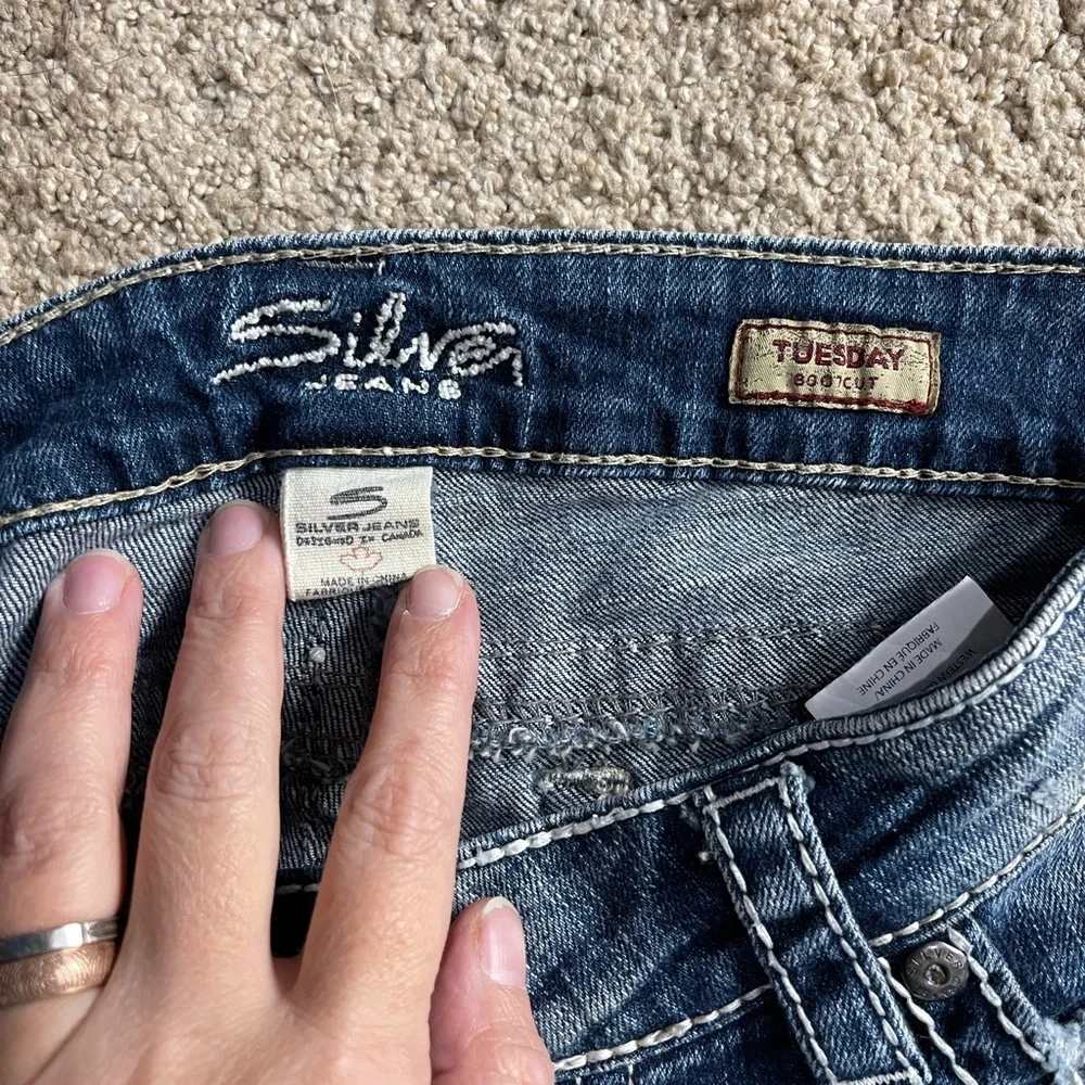 Silver Brand Ladies Distressed Bootcut Jeans Size 27 - Picture 4 of 5